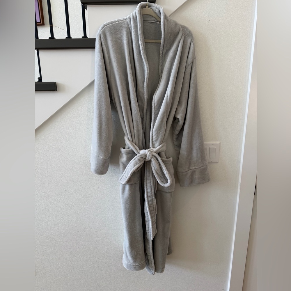 Soma Plush Gray Robe NWOT